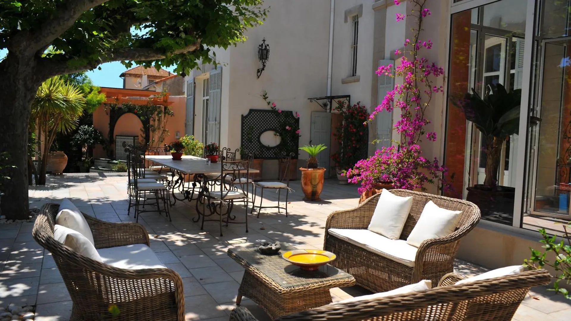 Villa Valflor Chambres D'Hotes Et Appartements Marseille